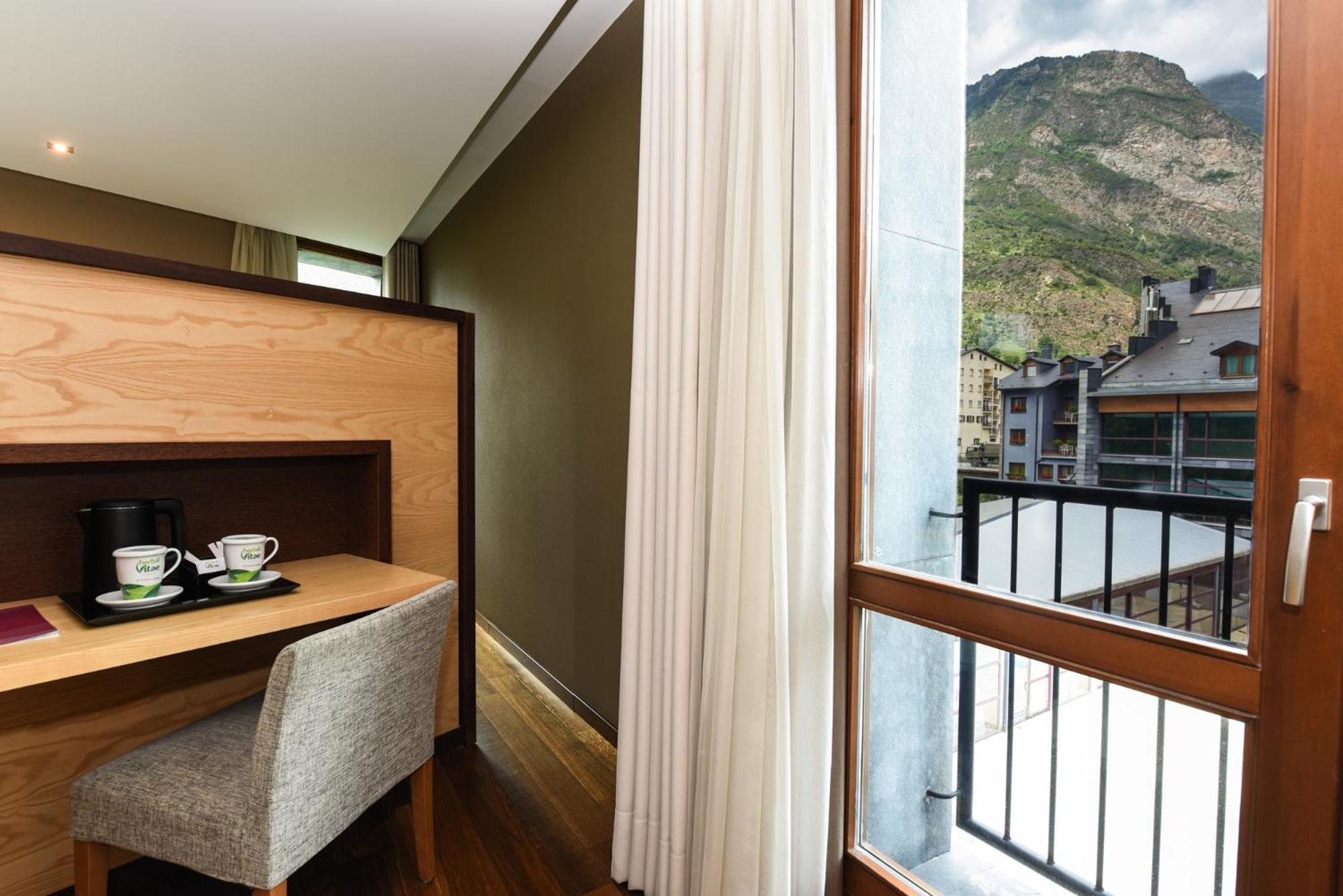 Sommos Hotel Aneto Benasque Exterior photo